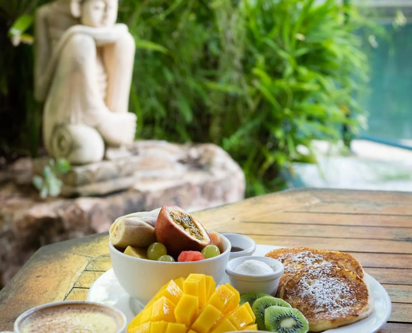 Bay Village Tropical Retreat & Apartments Cairns Aparthotel