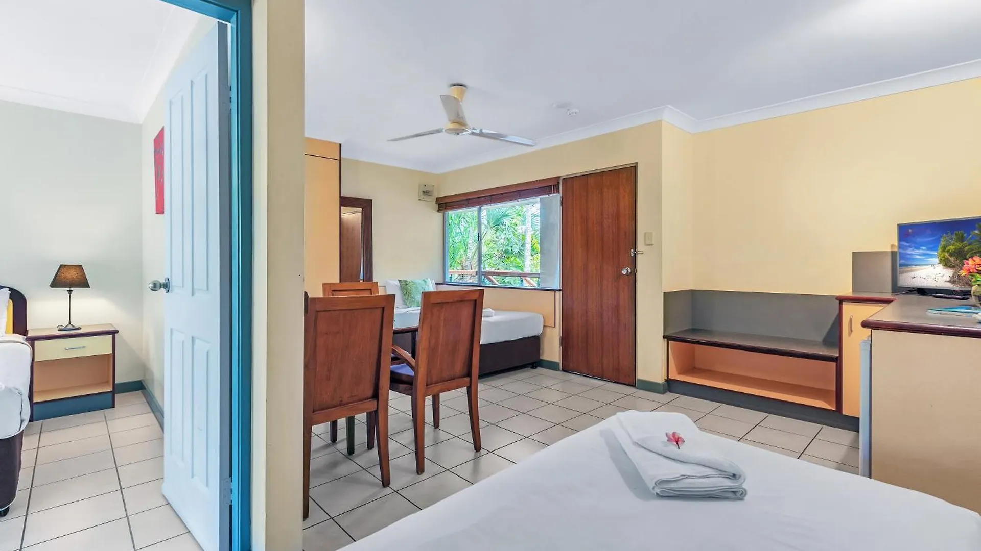 Bay Village Tropical Retreat & Apartments Cairns 3*,  Australia