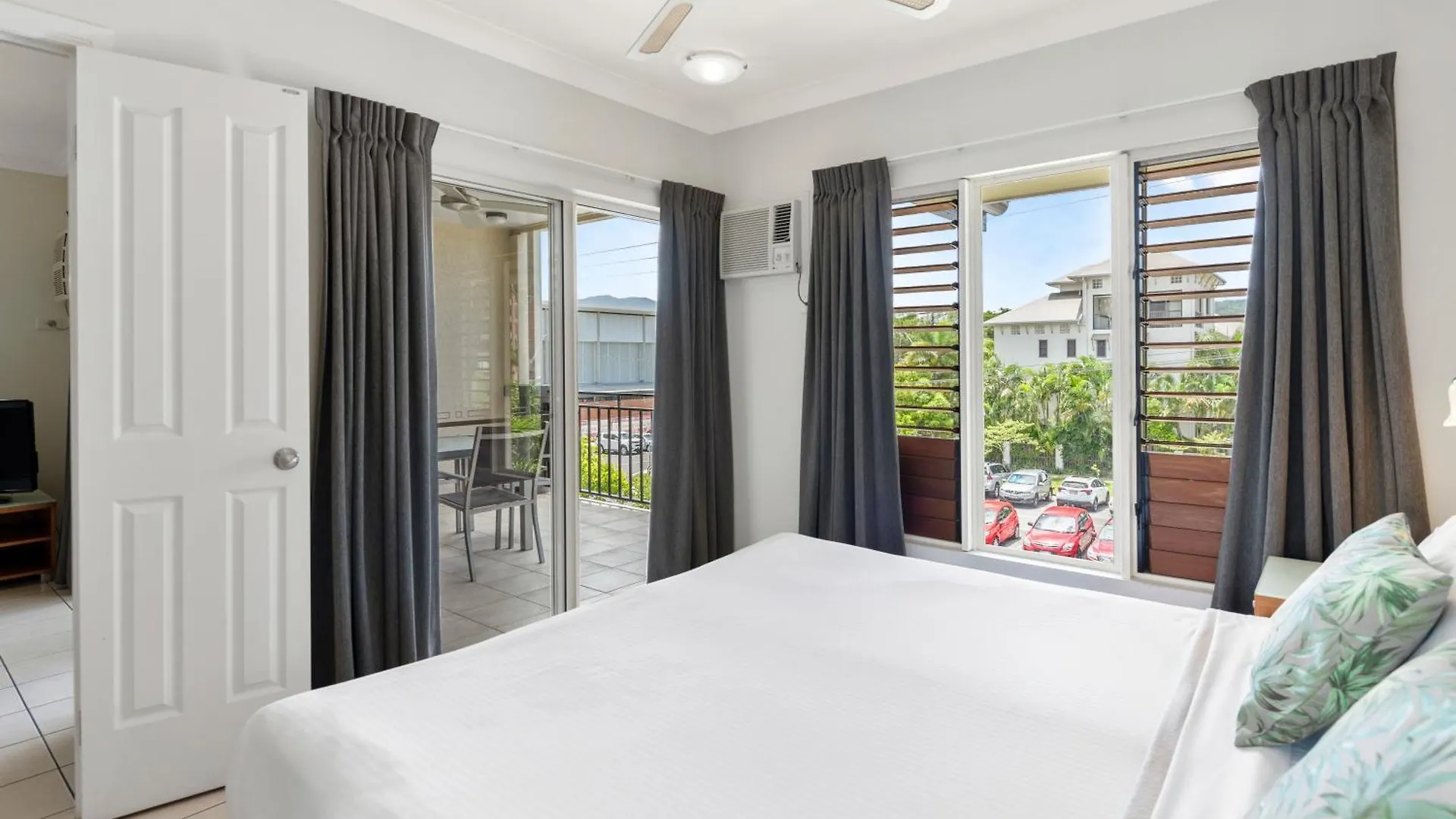 *** Aparthotel Bay Village Tropical Retreat & Apartments Cairns Australia