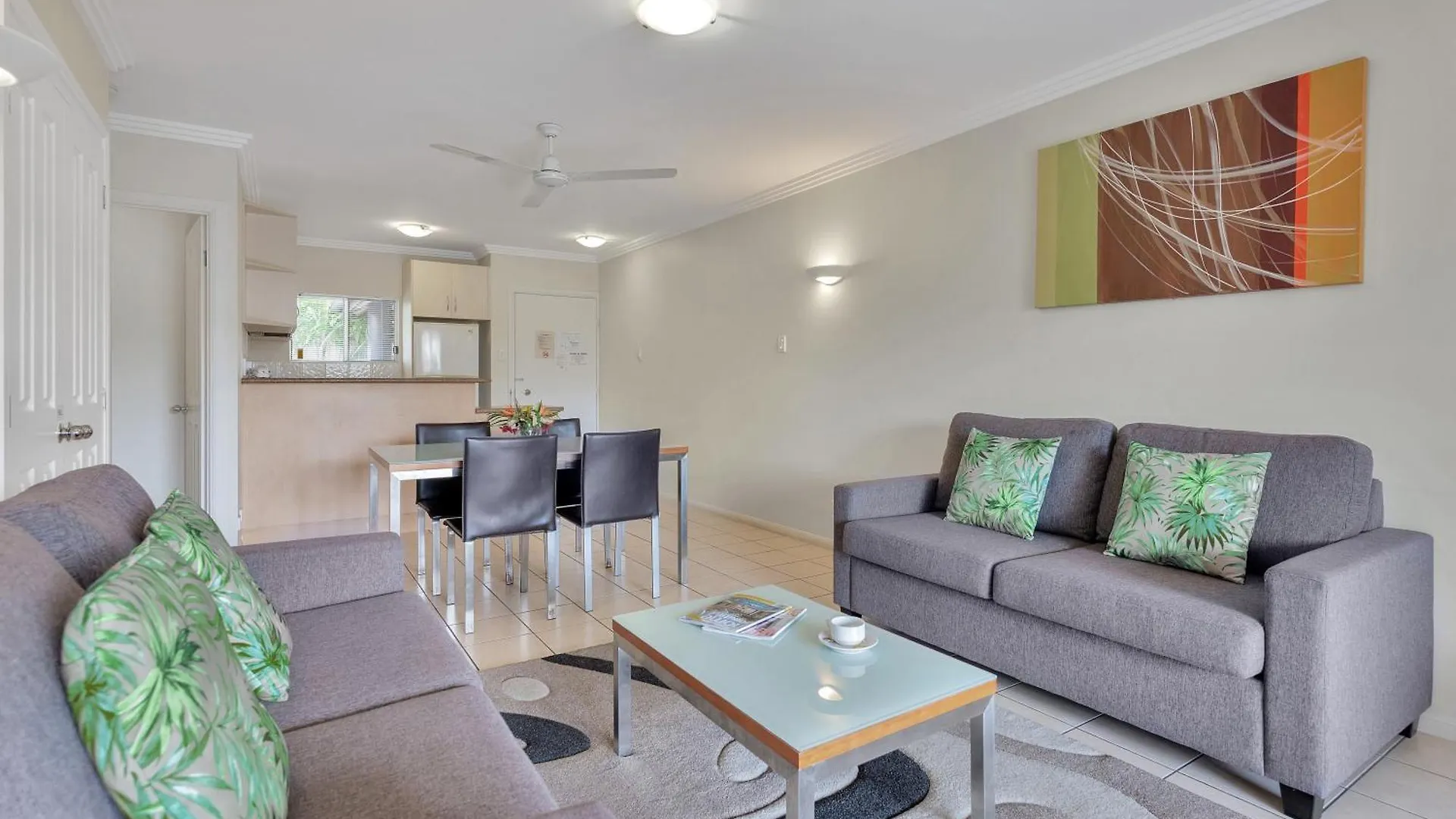 Bay Village Tropical Retreat & Apartments Cairns 3*,  Australia