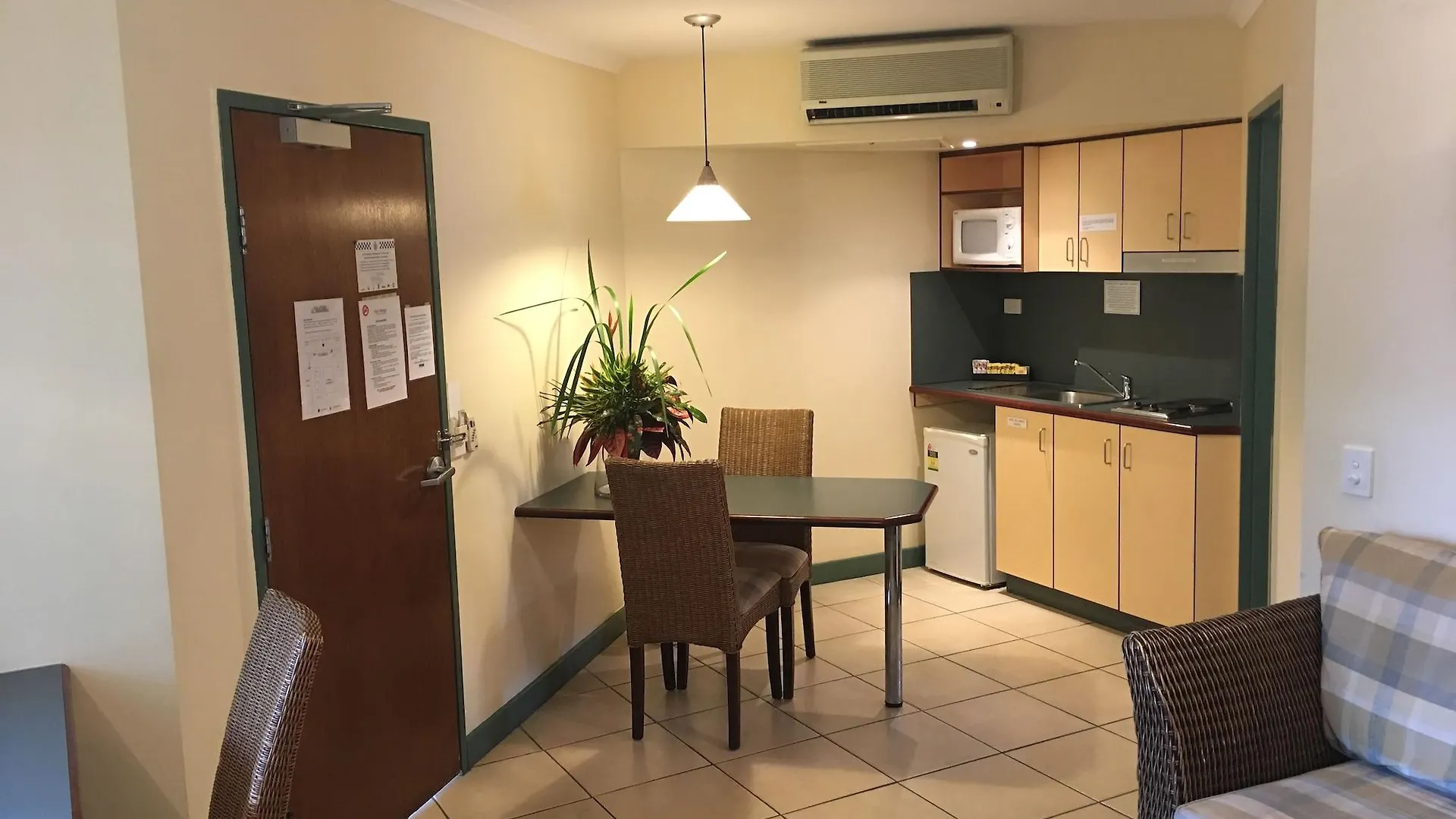Bay Village Tropical Retreat & Apartments Cairns Australia