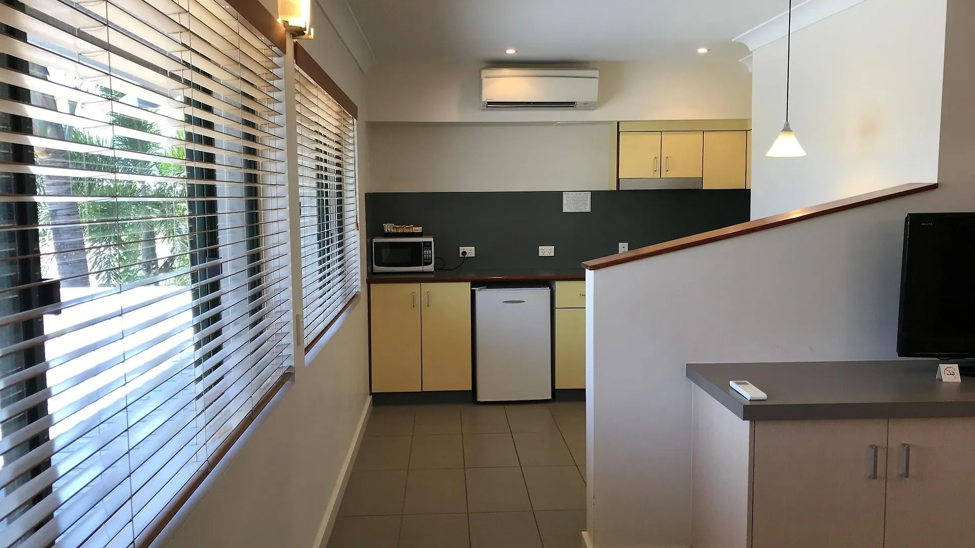 Bay Village Tropical Retreat & Apartments Cairns Aparthotel