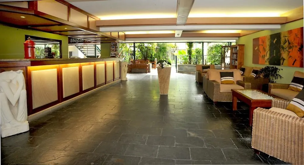 Bay Village Tropical Retreat & Apartments Cairns 3*,  Australia