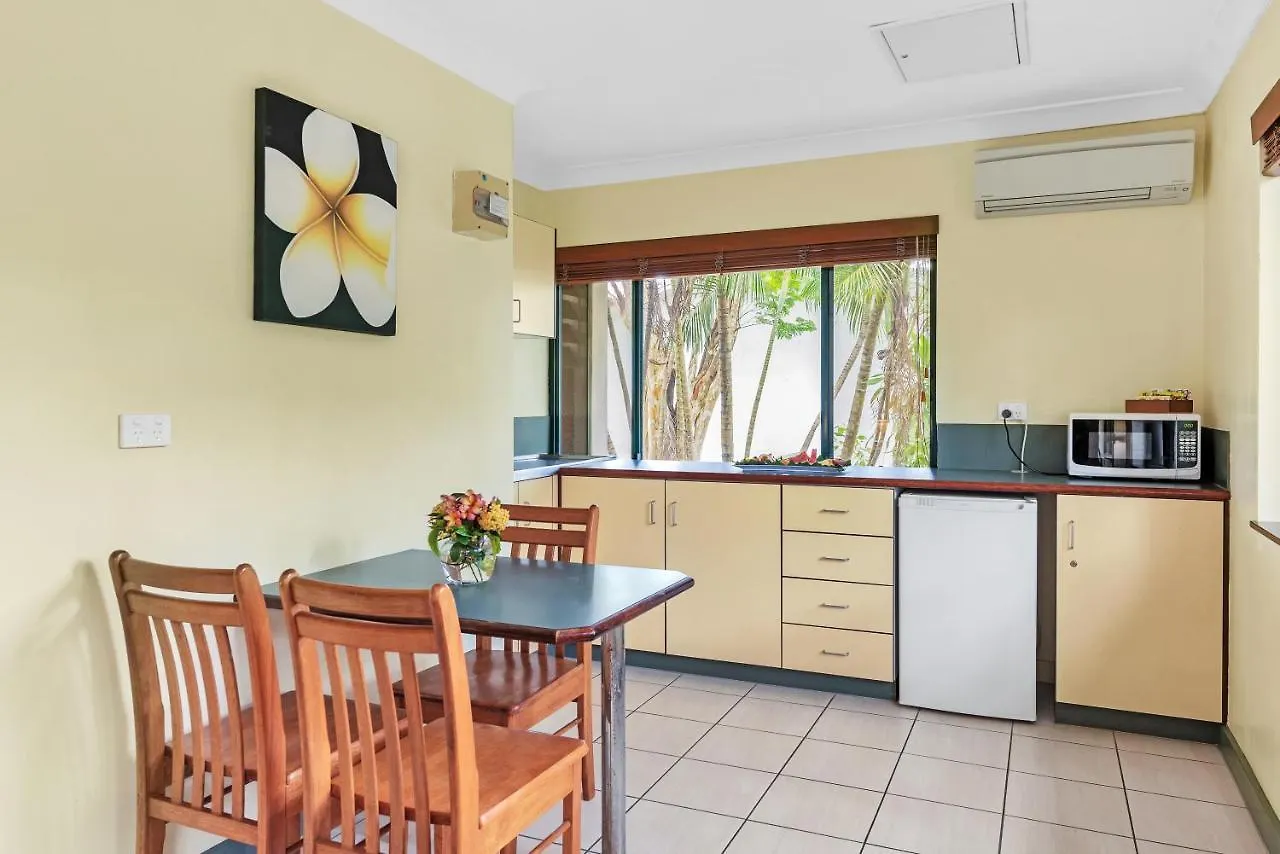 Bay Village Tropical Retreat & Apartments Cairns Aparthotel