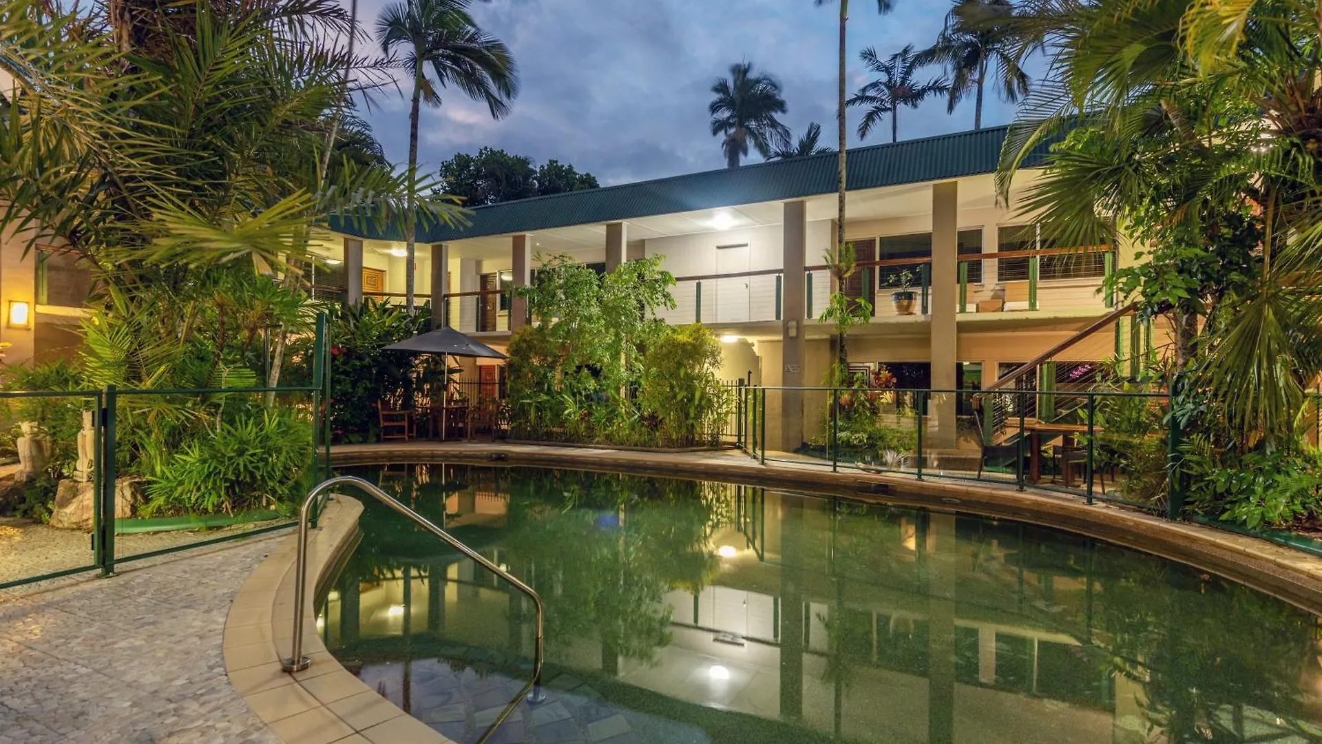 Aparthotel Bay Village Tropical Retreat & Apartments Cairns
